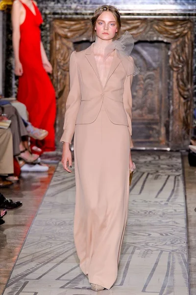 Look 14